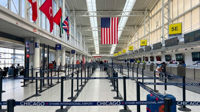 US Airport visa passport travel advisory warning