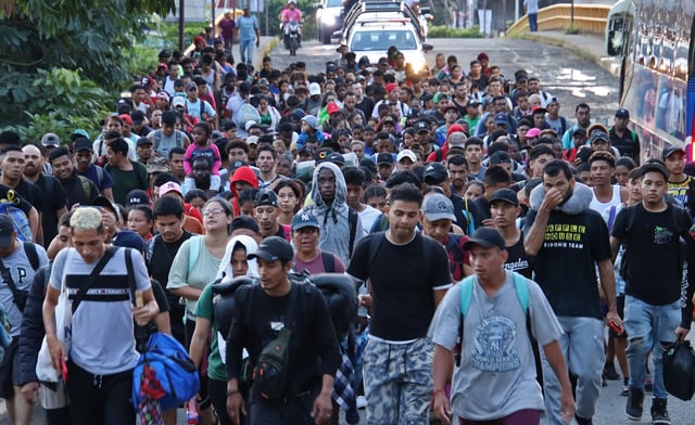 La nueva caravana migrantes fue provocada por el discurso de amenazas del presidente electo de Estados Unidos, Donald Trump, quien anunció que una de sus acciones de gobierno será eliminar el programa CBP One. Foto: Archivo