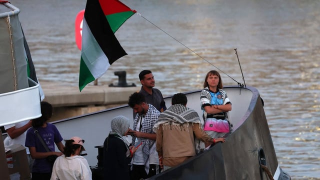 Israel hat nach eigenen Angaben einige Schiffe der internationalen Gaza-Hilfsflotte gestoppt, die Hilfsgüter auf dem Seeweg in den K...