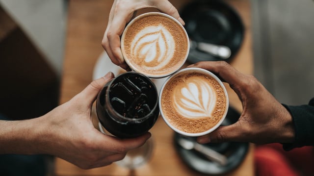 El Día Mundial del Café, celebrado cada 1 de octubre, es una oportunidad para explorar variedades únicas de esta bebida/Foto: Canva
