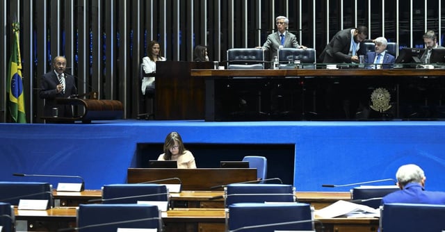 Senado aprova proibição de empréstimos sem autorização do contratante