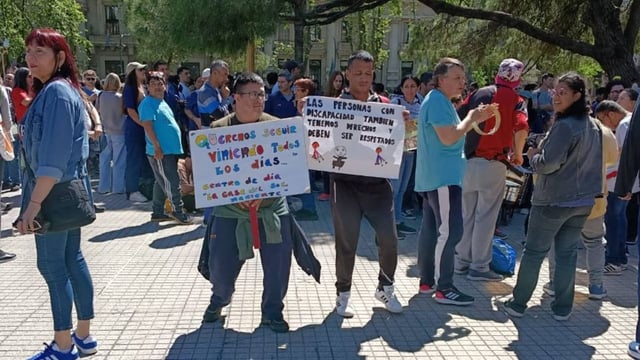 Familias rosarinas contaron el drama de la Discapacidad sin ley