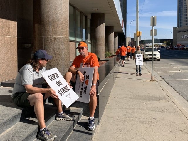  Workers were on the picket line in front of the Canada Post building in Regina, Sask. on Tuesday, Sept. 29, 2025.