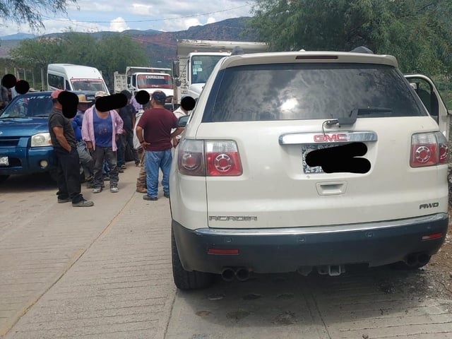 Camioneta en la que viajaban cinco personas que fueron linchadas en Oaxaca