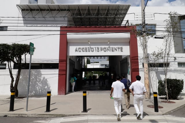 Fachada de la UPAEP. Dentro de los sanitarios de la universidad fue localizado un feto, personal de la Fiscalía General del Estado de Puebla lleva a cabo las diligencias correspondientes. FOTO: Diego Alducin/Agencia Enfoque