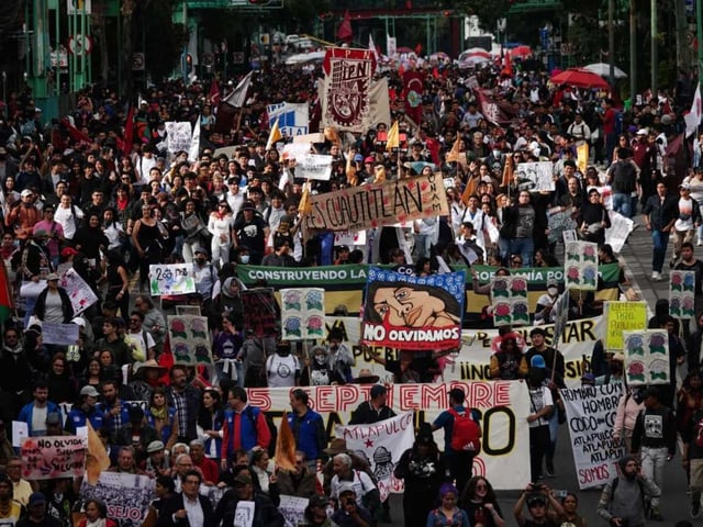 Marcha por el 2 de octubre en CDMX.