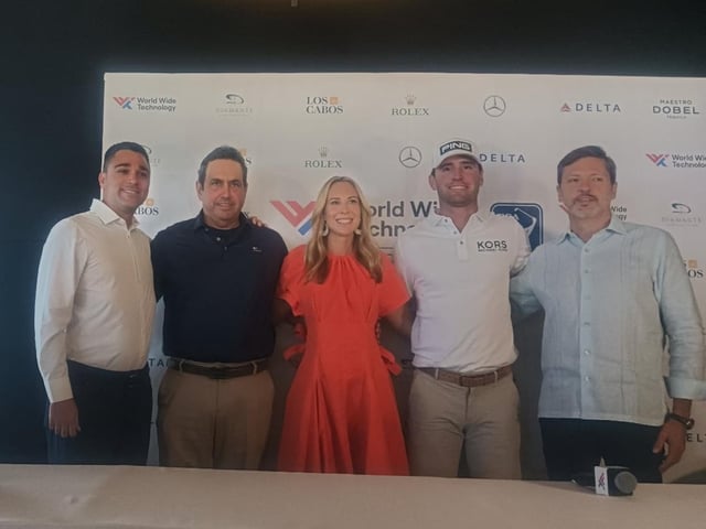 Joe Mazzeo, Ken Jowdy, Cari Wilber, Austin Eckroat (golfista) y Rodrigo Esponda durante la presentación del torneo World Wide Technology Championship.