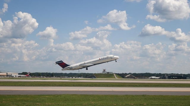 Deux appareils de la Delta Airlines sont entrés en collision mercredi soir sur une piste de l’aéroport de LaGuardia de New York.