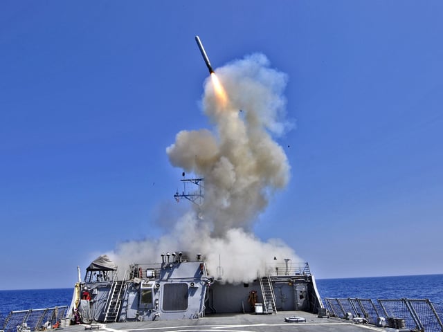 Die US Navy startet einen Tomahawk-Marschflugkörper von einem Zerstörer aus. (Archivbild)