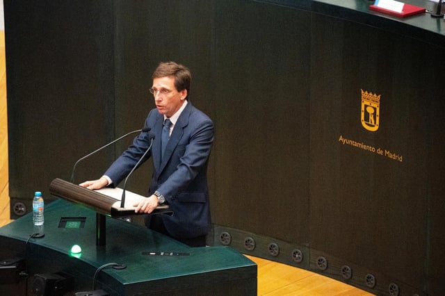El alcalde de Madrid, José Luis Martínez-Almeida, durante una sesión ordinaria del Pleno Municipal.