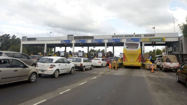 El peaje de la autopista Rosario-Buenos Aires en General Lagos se mantenía abierto.