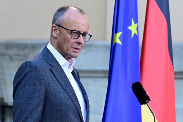 Auf Einladung von Bundeskanzler Friedrich Merz (CDU) findet am Donnerstag kommender Woche ein hochrangiges Treffen zu möglichen Lösungen für die kriselnde deutsche Automobilindustrie im Bundeskanzleramt statt.