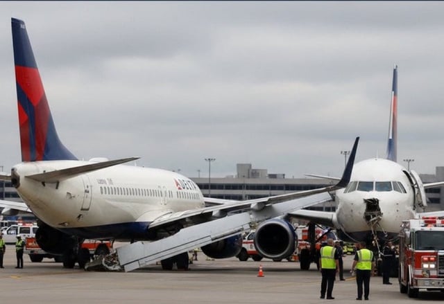 Imagen que muestra daños en el área de la nariz de uno de los Delta CRJ900