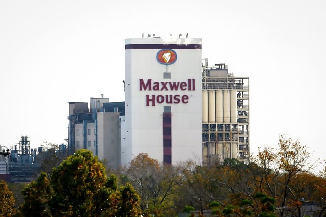 The Kraft Foods Maxwell House plant in Houston’s East End in 2006. The facility closed in 2018.