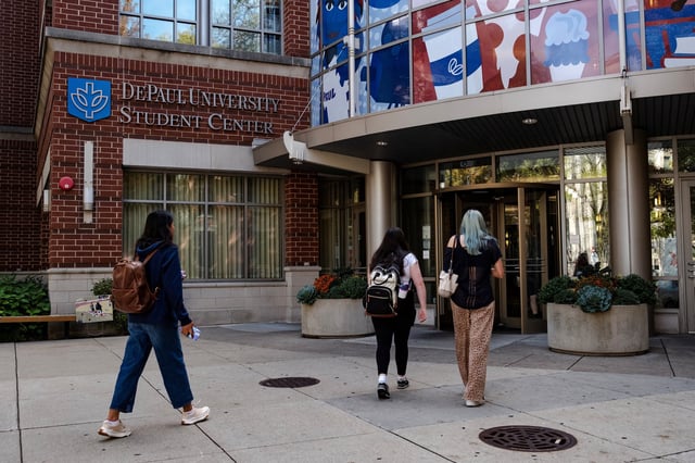 Students walk into the student center on the campus of DePaul University in Chicago, Illinois, U.S., October 2, 2025. REUTERS/Jim Vondruska