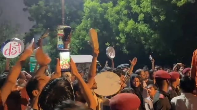 Clash During Durga Puja Idol Immersion at JNU | Image: Republic 