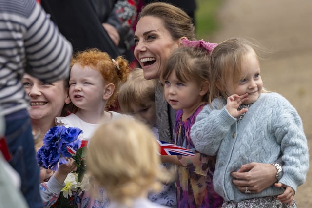 The Princess of Wales posed with kids based at RAF Coningsby. 