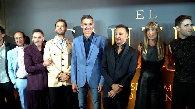 Pedro Sánchez y Begoña Gómez, en la premier de 'El cautivo' de Amenábar