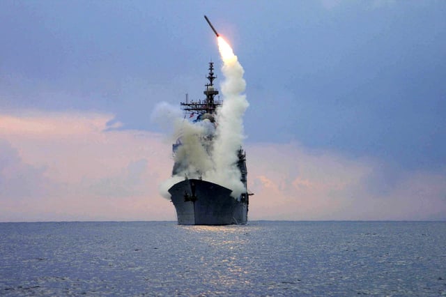 A Tomahawk Land Attack Missile (TLAM) is launched from the guided missile cruiser USS Cape St. George, arch 23, 2003.   REUTERS/U.S. Navy/Intelligence Specialist 1st Class Kenneth Moll/File Photo