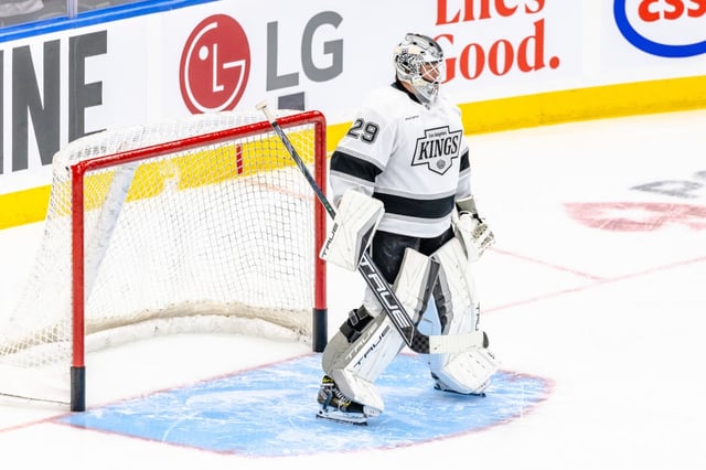 TORONTO, ON - OCTOBER 16: Los Angeles Kings goaltender Pheonix Copley (29) is seen before an NHL game between the Los Angeles Kings and the Toronto Maple Leafs on October 16, 2024, at Scotiabank Arena in Toronto, ON. (Photo by Mathew Tsang/Icon Sportswire via Getty Images)