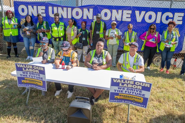 09-02-25: Teamsters Local 570 members at Zum Transportation in Jessup, Md, rallied to show solidarity to secure a strong first Teamsters contract. The group consista of more than 300 bus drivers, van drivers, trainers, and attendants who provide student transportation for Howard County Public Schools. Local 570 Secretary-Treasurer Sean Cedenio was among the speakers at the rally.