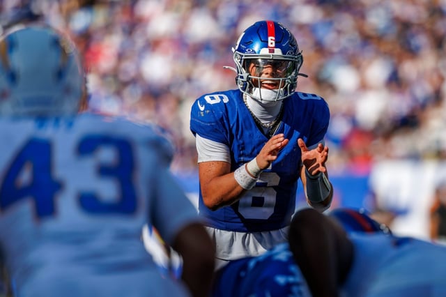 New York Giants quarterback Jaxson Dart (6) awaits the snap during an NFL football game against the Los Angeles Chargers on Sunday, Sep. 28, 2025, in East Rutherford, N.J. (AP Photo/Rusty Jones)