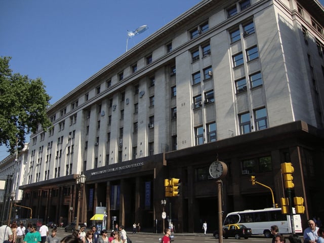 ARCA abre datos de cuentas argentinas en EEUU.