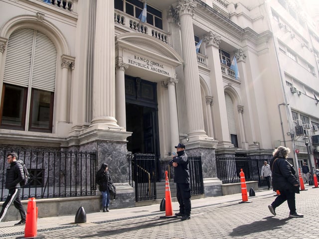 NOTICIAS ARGENTINAS BAIRES, ABRIL 24: (ARCHIVO) El Banco Central de la República Argentina (BCRA) se hizo con 109 millones de dólares en la jornada de este miércoles y logró superar los 30.000 millones de dólares de reservas brutas.
Foto NA: DANIEL VIDES