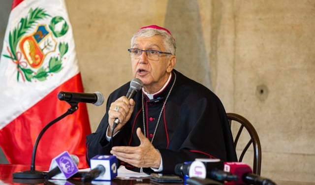 Cardenal Carlos Castillo es hospitalizado de emergencia tras descompensarse en Iquitos