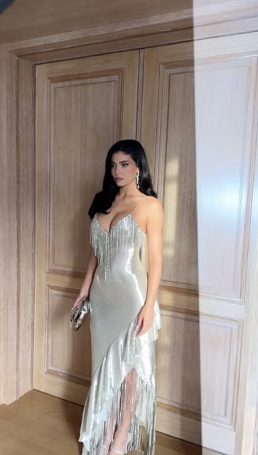 A moment for Kylie, the ever-fashionable front-row attendee.