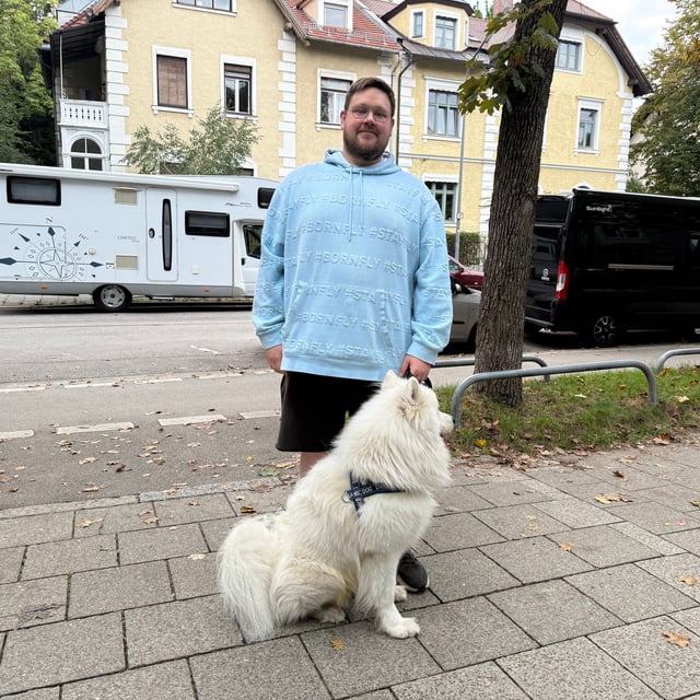Wiesn-Anwohner Ivan versucht, während des Oktoberfests gelassen zu bleiben.