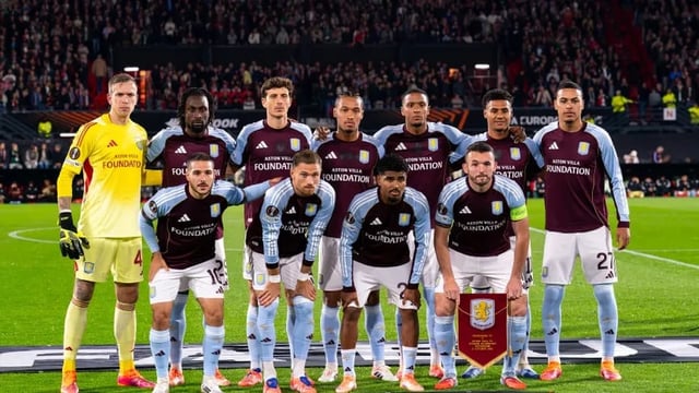 Emiliano \"Dibu\" Martínez quedó afuera del equipo titular del Aston Villa. 
