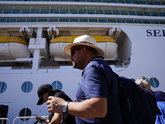 Temporada de Cruceros en la Ciudad Buenos Aires. El barco Serenade of the sea puerto 
Fotos Emmanuel Fernández - FTP CLARIN _EMA4610.JPG Z EFernandz Efernandez