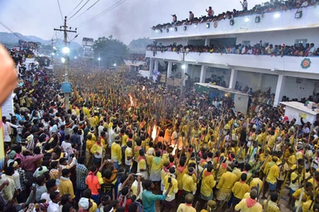 Two killed, 100 injured in traditional stick fight in Andhra's Kurnool

