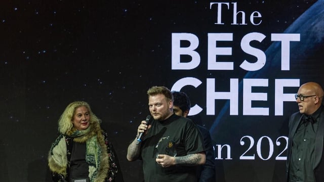 Rasmus Munk junto a Ana Roš, en Best Chefs Awards 2025.