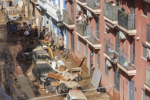 Archivo - Imagen de la pedanía de La Torre, en la ciudad de València, tras la dana del 29 de octubre de 2024.