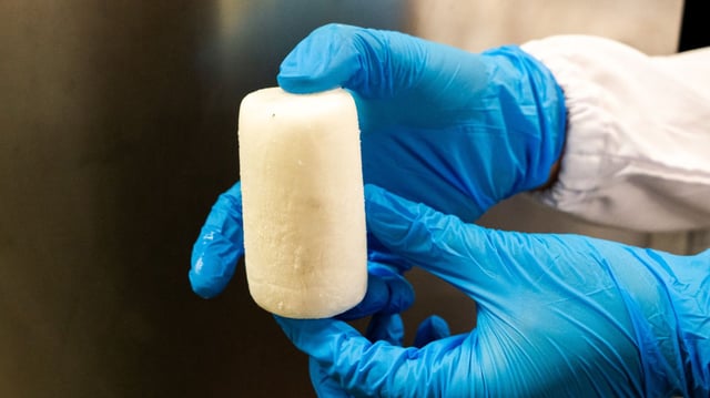 The modified ice, developed by NUS researchers, turns into a solid “gas hydrate” material that can hold 30 times more methane and form nearly 80 times faster than conventional methods, all under near-freezing conditions.