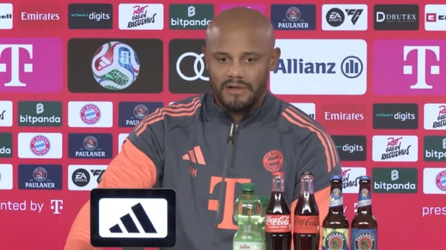 BILD entdeckte bei der Bayern-PK vor dem Topspiel in Frankfurt ein spannendes Detail!