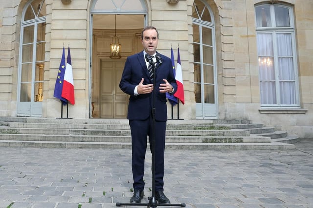 Sébastien Lecornu a annoncé vendredi, avant de recevoir le RN et le PS, renoncer à l’article 49.3 de la Constitution.