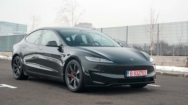 Tesla Brings Back The Stalk, Adds More Walk In Europe:  Tesla Model 3, News