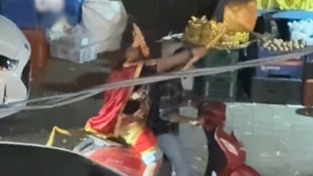 Man in Lord Hanuman costume goes viral. Image Source: TheIronicalBaba Amit Singla/ Instagram