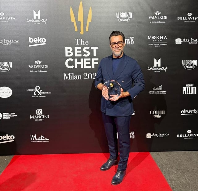 Quique Dacosta, con el premio The Best Food Art.