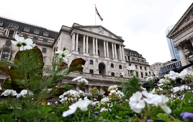 Flowers bloom outside the Bank of England building in London, Britain, August 4, 2025. REUTERS/Corey Rudy/File Photo