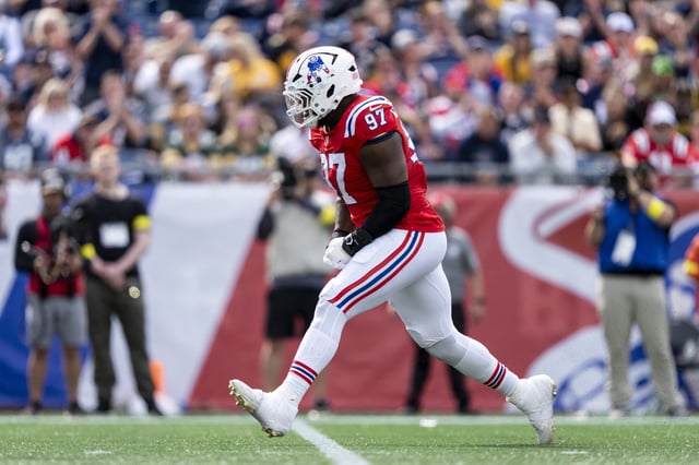 FOXBOROUGH, MASSACHUSETTS - SEPTEMBER 21: Milton Williams #97 of the New England Patriots reacts during an NFL football game against the Pittsburgh Steelers at Gillette Stadium on September 21, 2025 in Foxborough, Massachusetts. (Photo by Michael Owens/Getty Images)