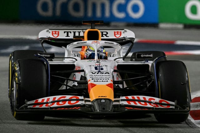 Le pilote français Isack Hadjar (Racig Bulls) pendant la deuxième séance d'essais libres du GP de Singapour de F1 le 3 octobre 2025