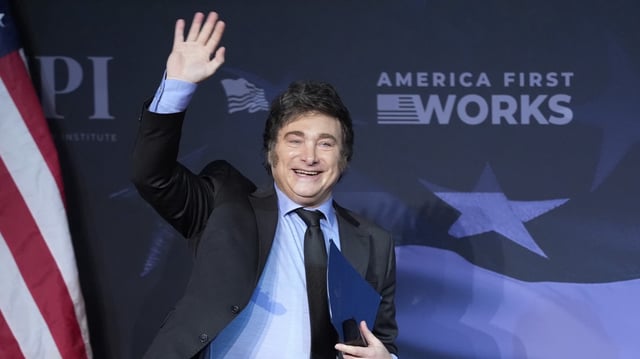Argentine President Javier Milei arrives to an America First Policy Institute gala at Mar-a-Lago, in Palm Beach, Fla., Nov. 14, 2024 (AP photo by Alex Brandon).