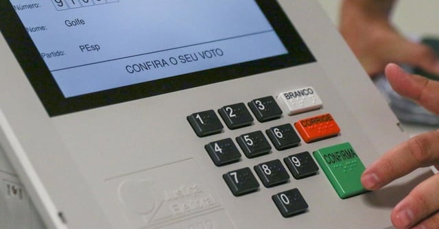 Lula sanciona regulamentação da idade mínima para eleições