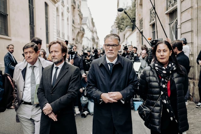 Patrick Kanner, président du groupe socialiste au Sénat, Boris Vallaud, président PS à l’Assemblée, Olivier Faure, premier secrétaire du parti, après leur rencontre à Matignon, ce vendredi.