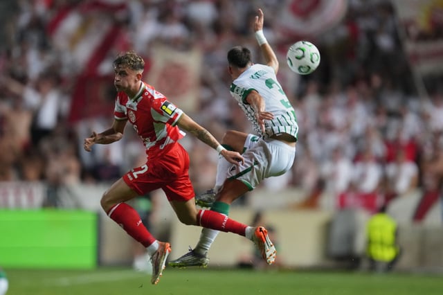Intensive Partie: Die Mainzer um Nikolas Veratschnig (l.) siegten am Donnerstag mit 1:0 in Nikosia.