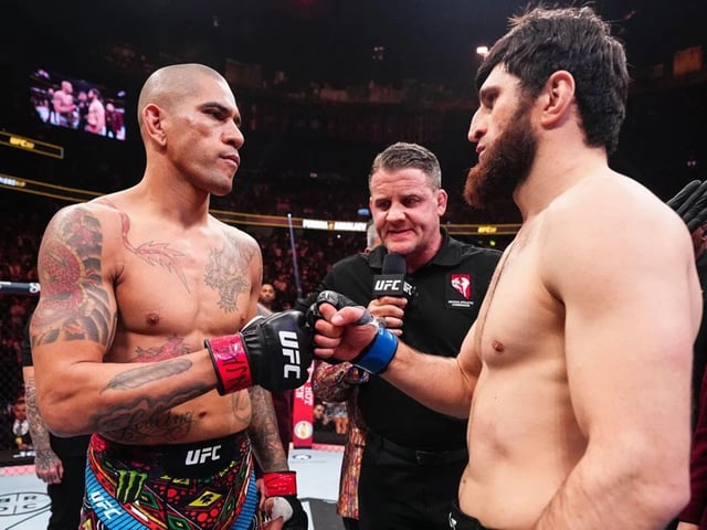 Alex Pereira (izquierda) y el campeón de peso semipesado de UFC Magomed Ankalaev (derecha), se volverán a ver las caras este sábado 4 de octubre en Las Vegas.